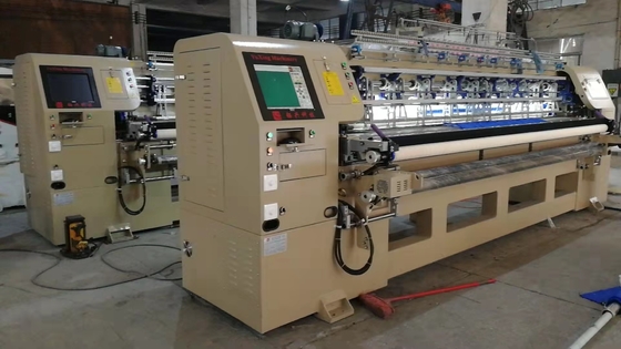 240CM πλάτος 1000rpm Υπολογιστική βιομηχανική μηχανή για την υψηλής ταχύτητας παραγωγή κουβέρτας