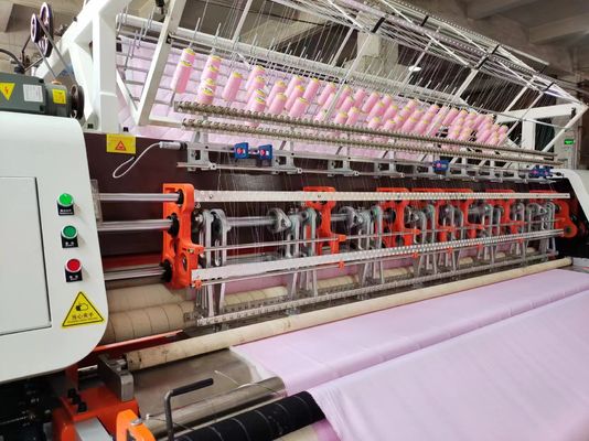 Αυτόματη ανεφοδιάζοντας σε καύσιμα να γεμίσει 128 ίντσας 1200RPM Multineedle μηχανή